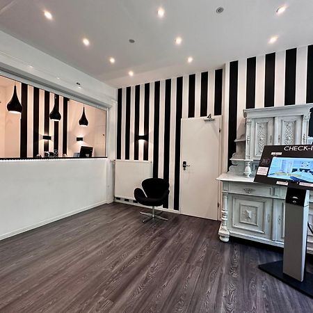 Hotel Alt Deutz City-Messe-Arena Kontaktloser Self Check-In Colonia Esterno foto