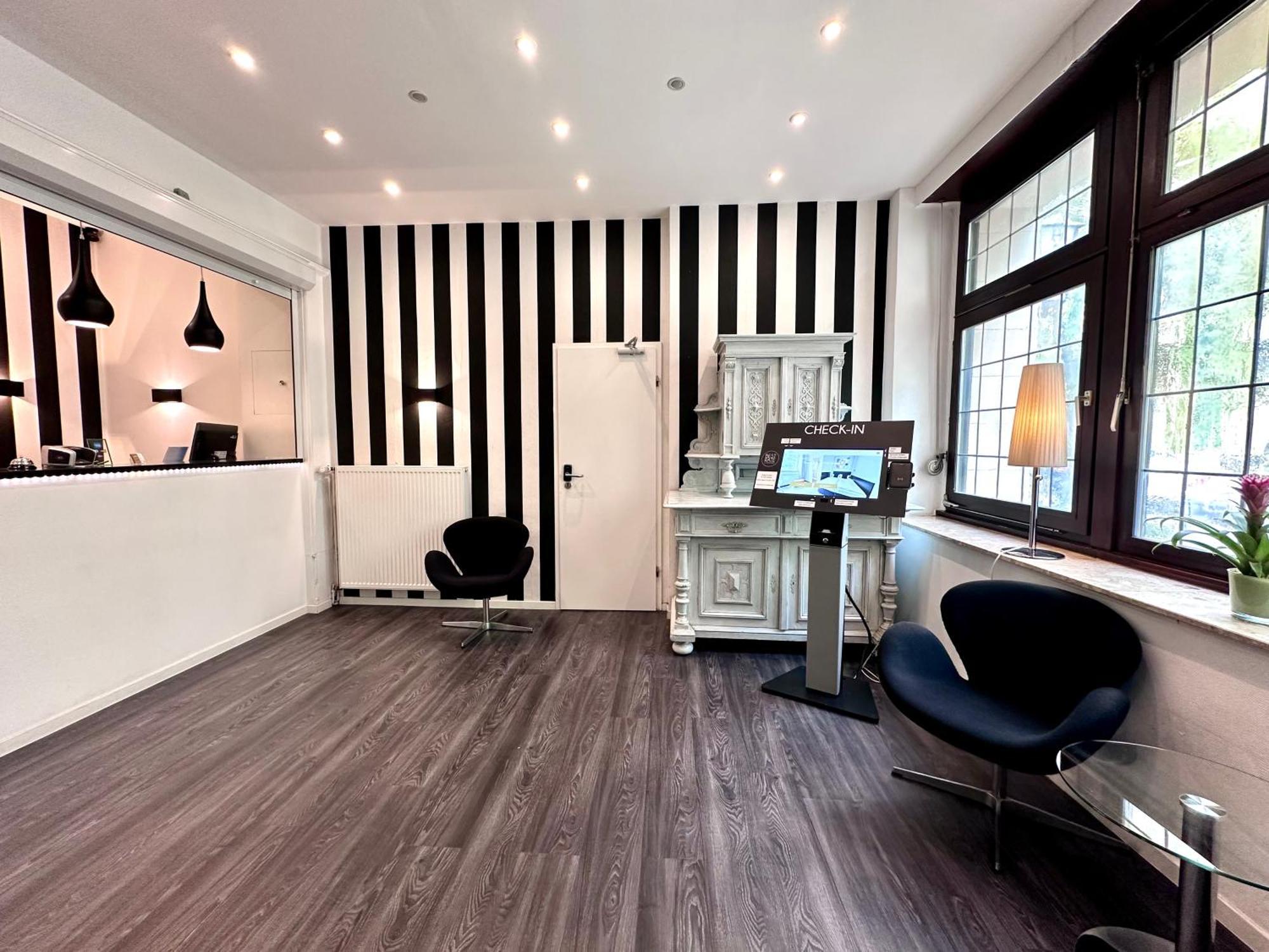 Hotel Alt Deutz City-Messe-Arena Kontaktloser Self Check-In Colonia Esterno foto
