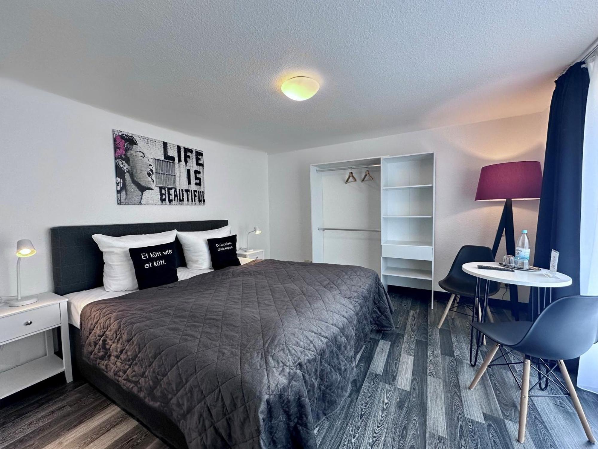 Hotel Alt Deutz City-Messe-Arena Kontaktloser Self Check-In Colonia Esterno foto