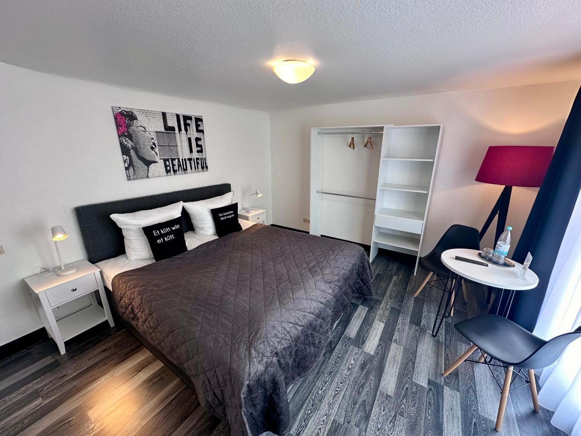 Hotel Alt Deutz City-Messe-Arena Kontaktloser Self Check-In Colonia Esterno foto